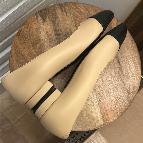 Chanel uniform Women's Flats 38c - Picture 11 of 12